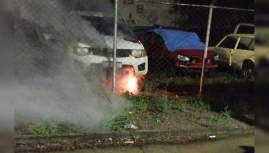 Triton pega fogo após pane eletrônica em pátio de empresa no Pacaembu Imagem referente a Triton pega fogo após pane eletrônica em pátio de empresa no Pacaembu