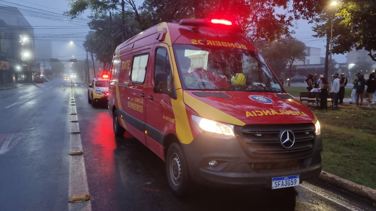 Centro de Cascavel registra segunda agressão na madrugada; homem é ferido na Avenida Brasil