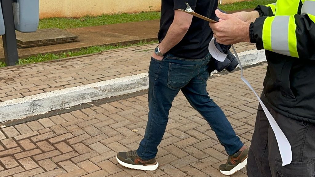 Homem é detido por embriaguez ao volante no Centro de Cascavel