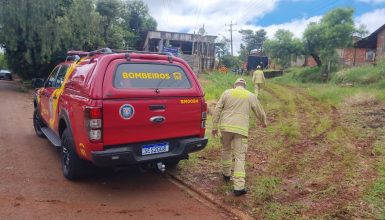 Jovem de 21 anos é encontrada morta no bairro Santa Felicidade Imagem referente a Jovem de 21 anos é encontrada morta no bairro Santa Felicidade