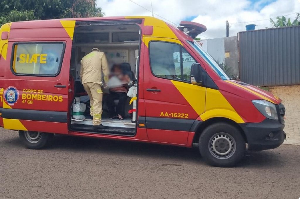 Mulher quebra o punho ao cair em salão de eventos no bairro Alto Alegre, em Cascavel