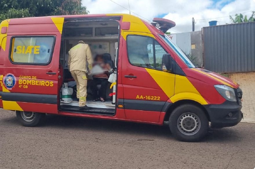 Mulher quebra o punho ao cair em salão de eventos no bairro Alto Alegre, em Cascavel