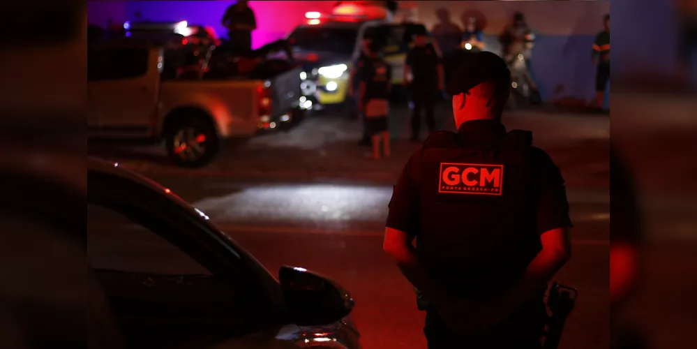 Conforme GCM, menino de 13 anos esfaqueou irmão de 11 e fugiu Conforme GCM, menino de 13 anos esfaqueou irmão de 11 e fugiu