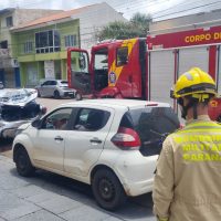 Após mal súbito, mulher bate em carro parado e sofre ferimentos no crânio no Centro de Cascavel Imagem referente a Após mal súbito, mulher bate em carro parado e sofre ferimentos no crânio no Centro de Cascavel