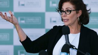 Carla Zambelli renuncia ao mandato; Câmara dará posse ao suplente Carla Zambelli renuncia ao mandato; Câmara dará posse ao suplente