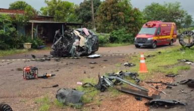 Mãe e filha do Paraná morrem em trágico acidente no Mato Grosso do Sul Imagem referente a Mãe e filha do Paraná morrem em trágico acidente no Mato Grosso do Sul