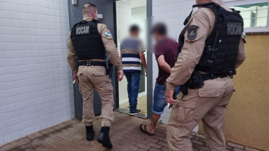 Homem chama amigo para incomodar a ex-mulher e os dois acabam na Delegacia