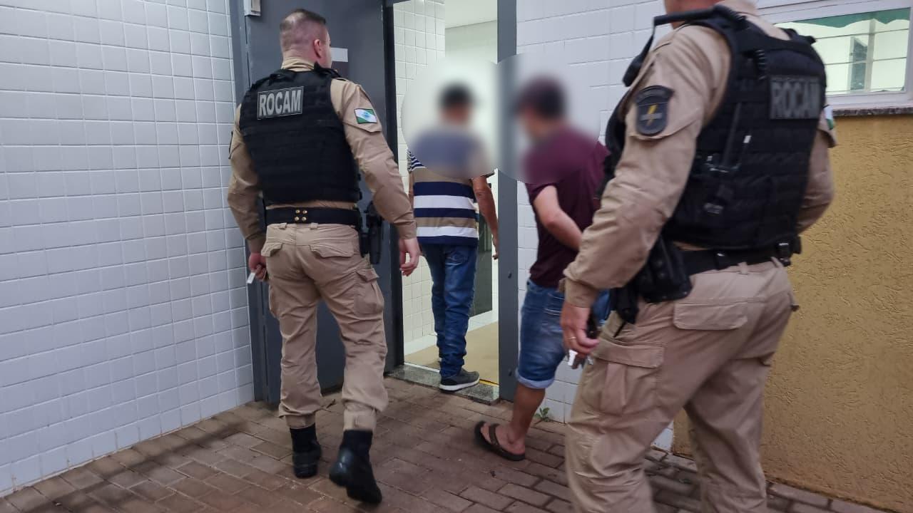 Homem chama amigo para incomodar a ex-mulher e os dois acabam na Delegacia Imagem referente a Homem chama amigo para incomodar a ex-mulher e os dois acabam na Delegacia