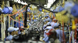 Atividade econômica brasileira contraiu 0,2% em outubro