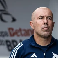 Imagem referente a Cruzeiro anuncia saída de Leonardo Jardim após revés na Copa do Brasil