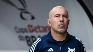 Cruzeiro anuncia saída de Leonardo Jardim após revés na Copa do Brasil Cruzeiro anuncia saída de Leonardo Jardim após revés na Copa do Brasil