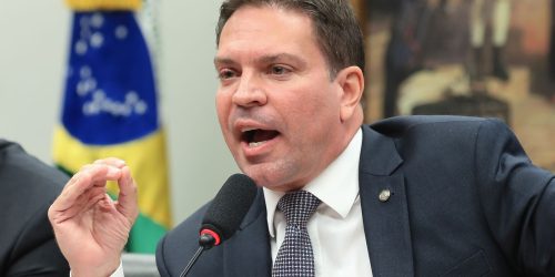 Moraes pede aos Estados Unidos extradição de Ramagem Moraes pede aos Estados Unidos extradição de Ramagem