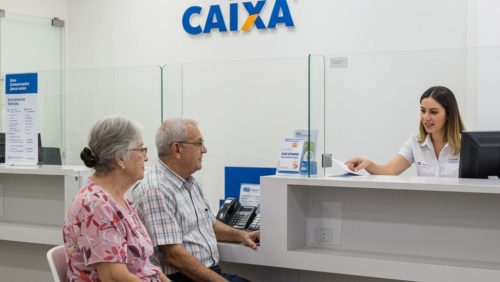 Aposentados e pensionistas têm 15 dias para realizar o recadastramento na Caixa Econômica Aposentados e pensionistas têm 15 dias para realizar o recadastramento na Caixa Econômica