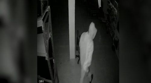 Empresa é arrombada e suspeito deixa prejuízo de R$ 2 mil no Esmeralda; veja Imagem referente a Empresa é arrombada e suspeito deixa prejuízo de R$ 2 mil no Esmeralda; veja