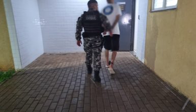 Imagem referente a Rapaz detido após abordagem na Av. Tancredo Neves é monitorado por tornozeleira eletrônica