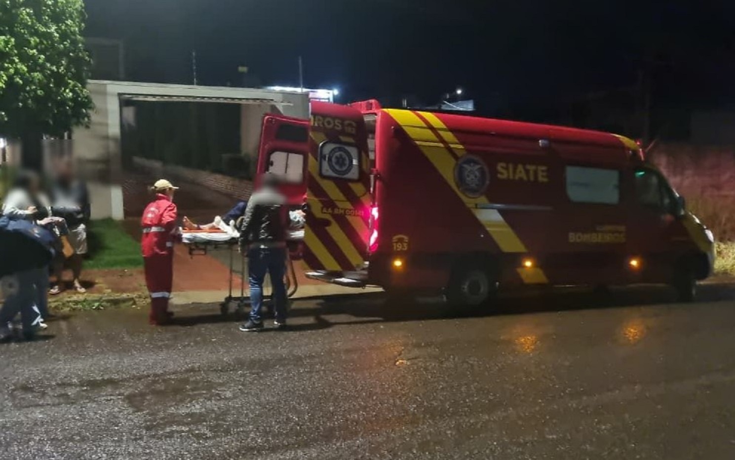 Idosa de 80 anos é levada à casa hospitalar após sofrer queda em residência no Cancelli