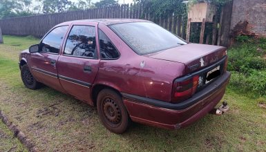 Dupla armada assalta mercearia no Universitário; Motorista suspeita de ajudar na fuga é detida Imagem referente a Dupla armada assalta mercearia no Universitário; Motorista suspeita de ajudar na fuga é detida