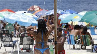 Rio terá muito calor hoje, mas tempo mudará com chegada de frente fria Rio terá muito calor hoje, mas tempo mudará com chegada de frente fria