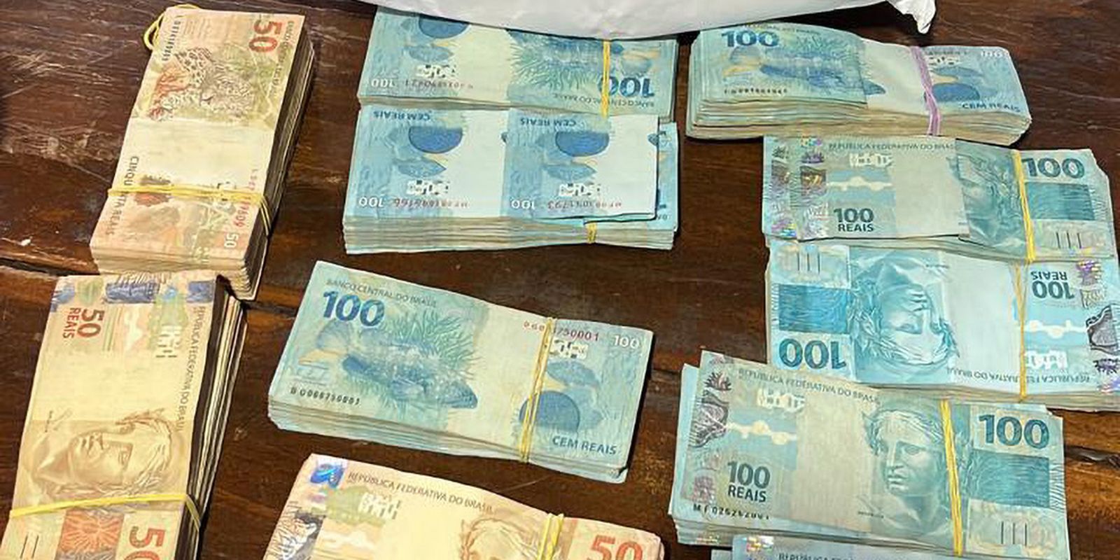 Polícia do Rio deflagra ofensiva contra finanças do Comando Vermelho Polícia do Rio deflagra ofensiva contra finanças do Comando Vermelho