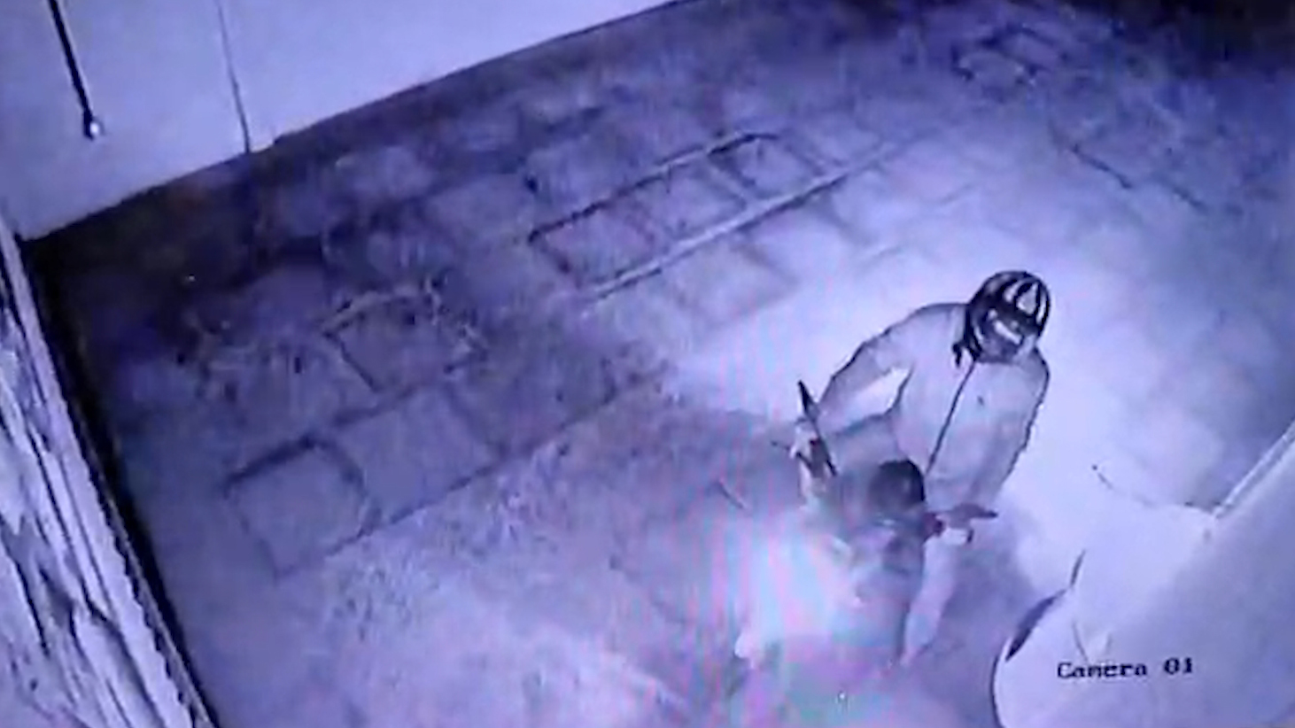 Vídeo: Policial traído invade motel e mata amante da esposa