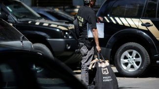 Dino autoriza buscas em apartamento do deputado Antônio Doido Dino autoriza buscas em apartamento do deputado Antônio Doido