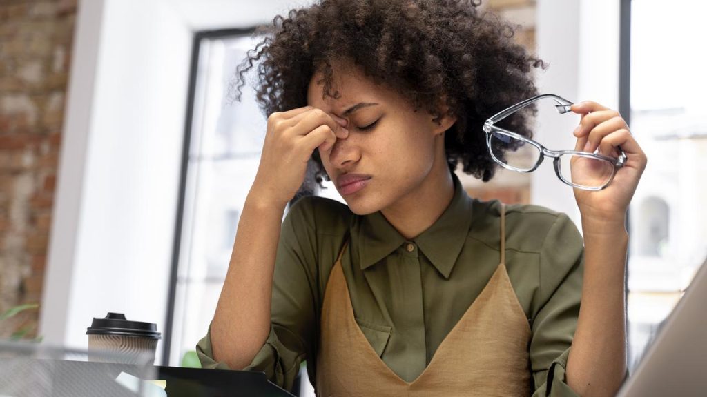 Cirurgia refrativa corrige miopia e elimina uso de óculos Cirurgia refrativa corrige miopia e elimina uso de óculos