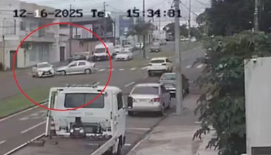 Imagem referente a Por outro ângulo: Câmera flagra batida entre Yaris e Astra no bairro Coqueiral