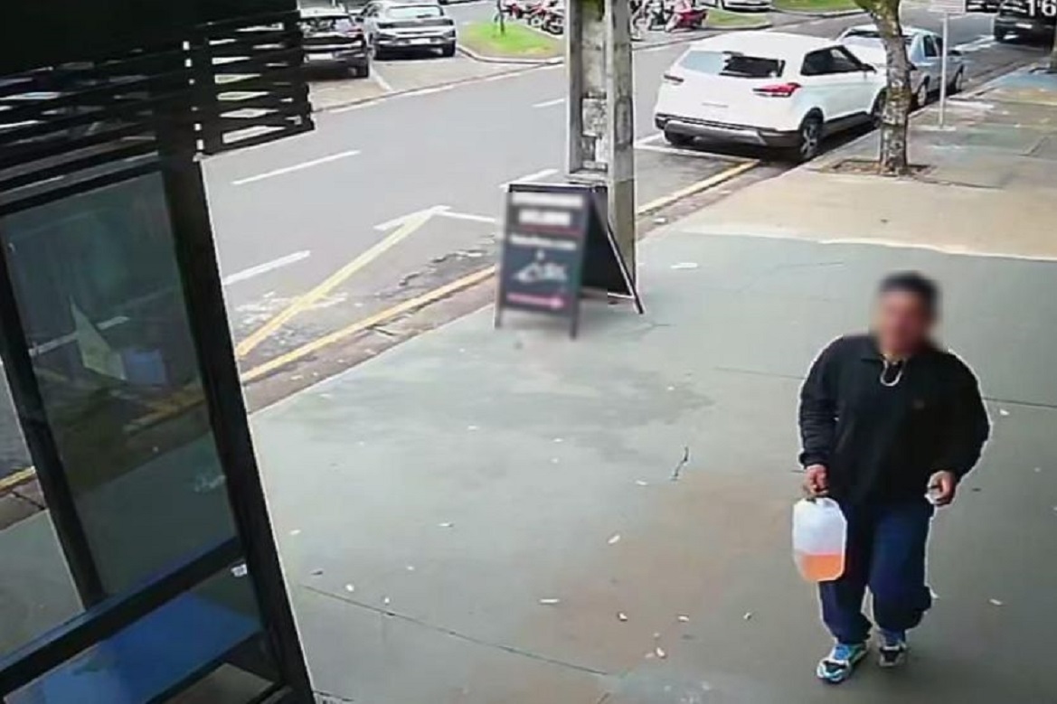 Cliente ateia fogo em loja da TIM em Cianorte após insatisfação