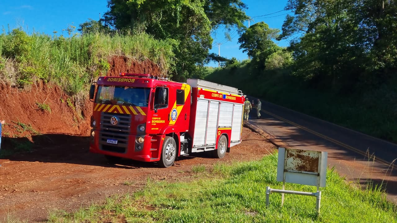 Motociclista quebra a perna em acidente na PR-180, em Cascavel