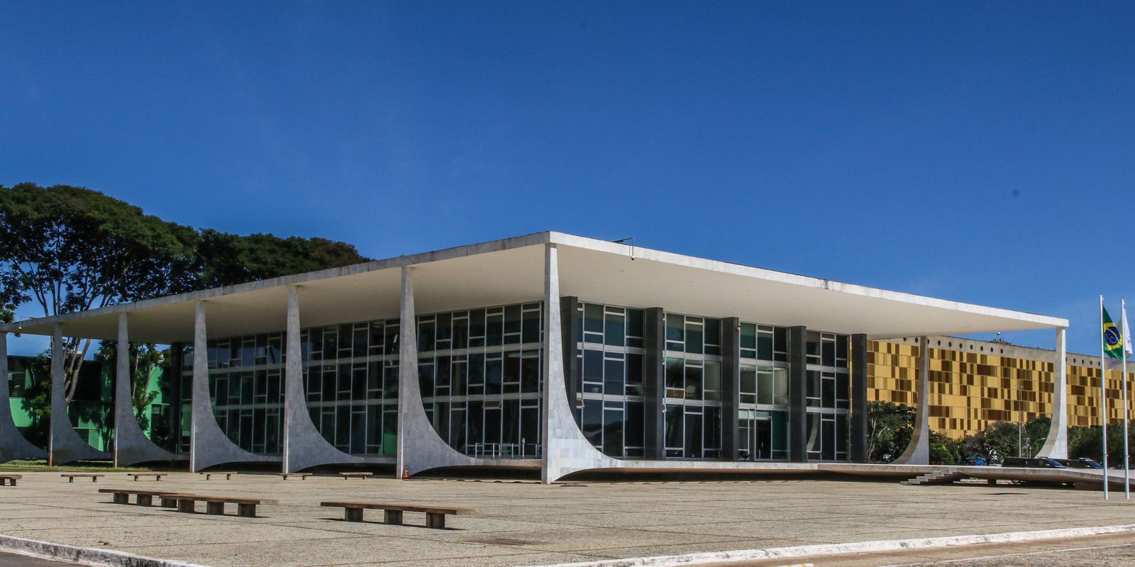Mendonça vota para validar mínimo existencial em R$ 600 Mendonça vota para validar mínimo existencial em R$ 600