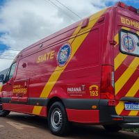 Menina de 10 anos fica ferida após portão cair sobre ela no Bairro Interlagos, em Cascavel Imagem referente a Menina de 10 anos fica ferida após portão cair sobre ela no Bairro Interlagos, em Cascavel