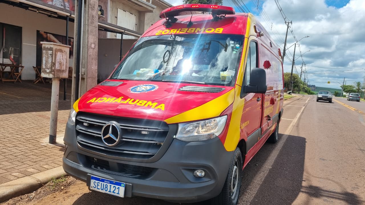 Motociclista sofre queda e fica ferido na Avenida das Pombas Motociclista sofre queda e fica ferido na Avenida das Pombas