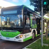 Acidente entre ônibus e carro é registrado no Bairro São Cristóvão Imagem referente a Acidente entre ônibus e carro é registrado no Bairro São Cristóvão