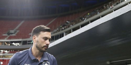 Botafogo anuncia saída do técnico italiano Davide Ancelotti Imagem referente a Botafogo anuncia saída do técnico italiano Davide Ancelotti