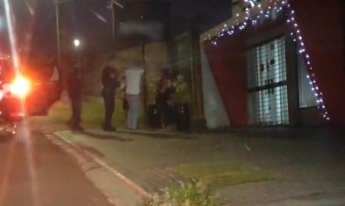 Vídeo mostra abordagem policial que terminou com venezuelano preso em Cascavel Imagem referente a Vídeo mostra abordagem policial que terminou com venezuelano preso em Cascavel