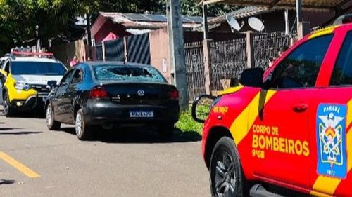 Veículo crivado de tiros é encontrado após disparos no Jardim São Paulo Imagem referente a Veículo crivado de tiros é encontrado após disparos no Jardim São Paulo