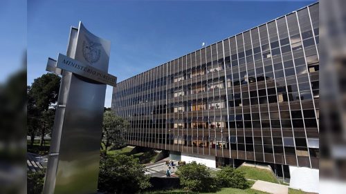 Funcionário de colégio cívico-militar é denunciado por crimes sexuais contra adolescentes no Oeste do Paraná Imagem referente a Funcionário de colégio cívico-militar é denunciado por crimes sexuais contra adolescentes no Oeste do Paraná