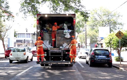 Coleta seletiva em Cascavel começa mais cedo: prepare seu lixo às 7h Imagem referente a Coleta seletiva em Cascavel começa mais cedo: prepare seu lixo às 7h