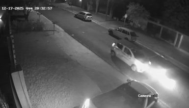 Carro de autoescola é flagrado trafegando na contramão em Cascavel Imagem referente a Carro de autoescola é flagrado trafegando na contramão em Cascavel