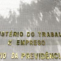 Secretário-executivo do Ministério da Previdência tem prisão decretada Imagem referente a Secretário-executivo do Ministério da Previdência tem prisão decretada