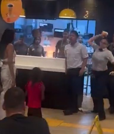 Vídeo mostra pancadaria generalizada em McDonald's entre clientes e funcionários Imagem referente a Vídeo mostra pancadaria generalizada em McDonald's entre clientes e funcionários
