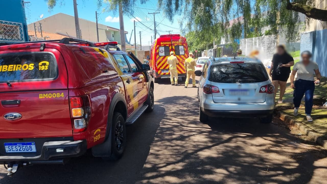 Homem de 69 anos fica ferido ao cair de telhado na Rua Sucuri Homem de 69 anos fica ferido ao cair de telhado na Rua Sucuri