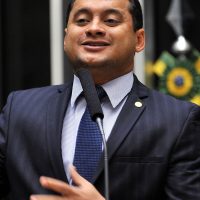 PF aponta senador como 'sustentáculo político' de esquema no INSS Imagem referente a PF aponta senador como 'sustentáculo político' de esquema no INSS