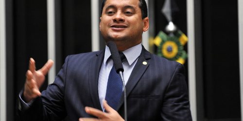PF aponta senador como ‘sustentáculo político’ de esquema no INSS Imagem referente a PF aponta senador como ‘sustentáculo político’ de esquema no INSS