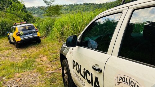 Homem aparece morto às margens do Rio Paraná e equipes da PM e DH são acionadas Imagem referente a Homem aparece morto às margens do Rio Paraná e equipes da PM e DH são acionadas