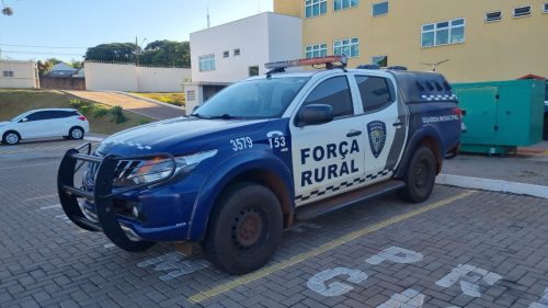 Força Rural prende jovem de 19 por união proibida com adolescente de 13 anos, em São João do Oeste Imagem referente a Força Rural prende jovem de 19 por união proibida com adolescente de 13 anos, em São João do Oeste