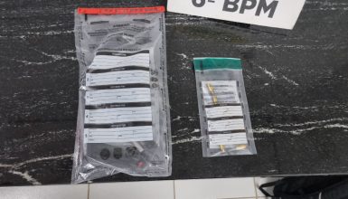 Homem de 29 anos é detido pela PM por porte irregular de arma de fogo Imagem referente a Homem de 29 anos é detido pela PM por porte irregular de arma de fogo