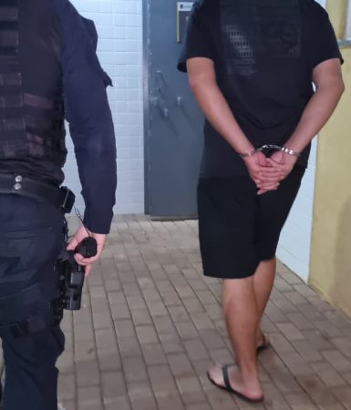 Homem que responde por violência doméstica é detido pela GM em albergue Imagem referente a Homem que responde por violência doméstica é detido pela GM em albergue