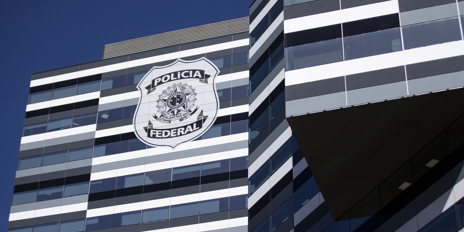 PF mira deputados em operação que apura desvio de cotas parlamentares PF mira deputados em operação que apura desvio de cotas parlamentares