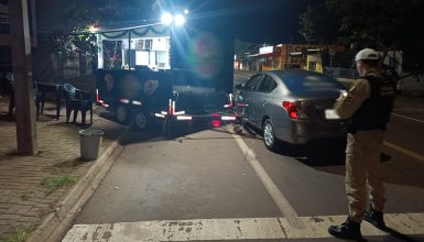 Motorista que bateu em trailer de lanches estava embriagado e apresentou 1,13 mg/L no teste etilométrico Imagem referente a Motorista que bateu em trailer de lanches estava embriagado e apresentou 1,13 mg/L no teste etilométrico